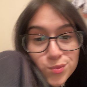 Meet your Posher, Antonia